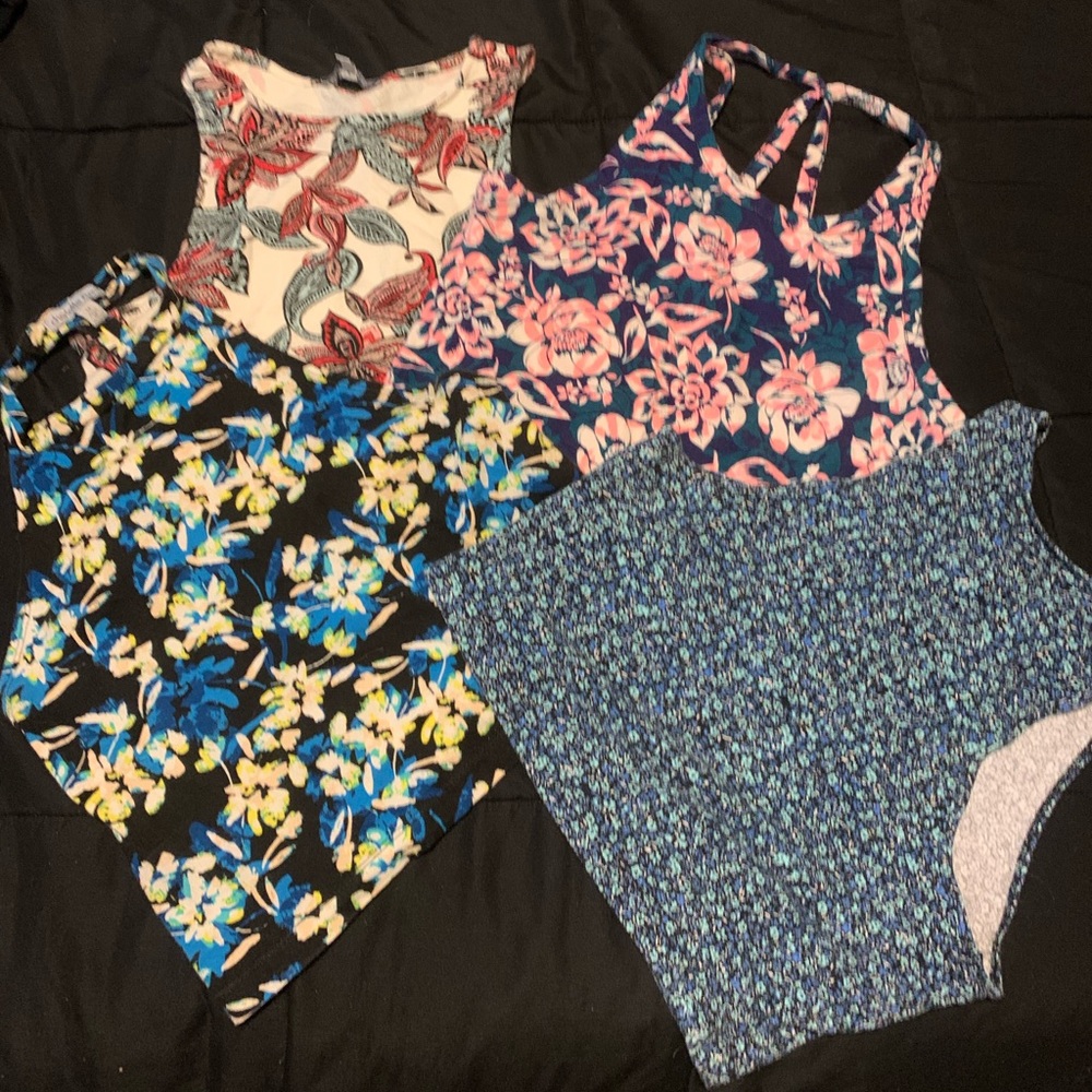 Bundle: crop tops
